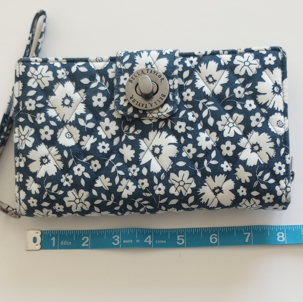 Bella Taylor Floral Navy and White Wristlet